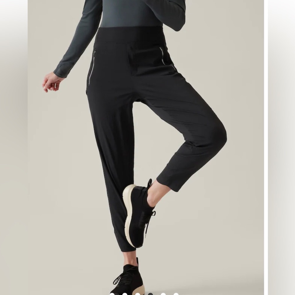 NWOT - trekkie north jogger size 2
